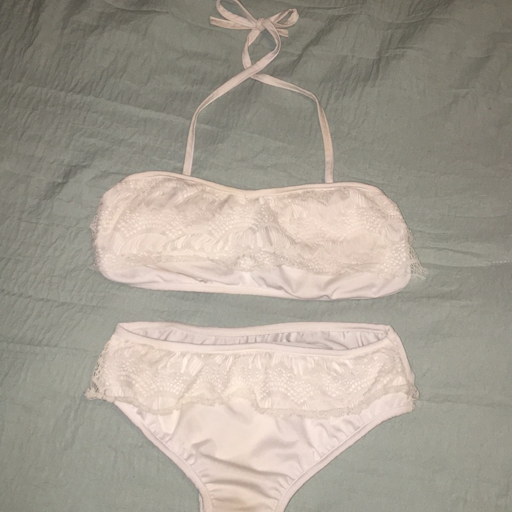 ⚪️white lace/fringe bikini⚪️